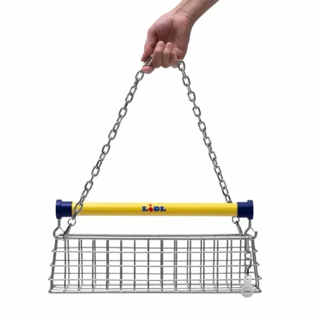 LIDL — Taška z nákupního košíku na Fashion Week